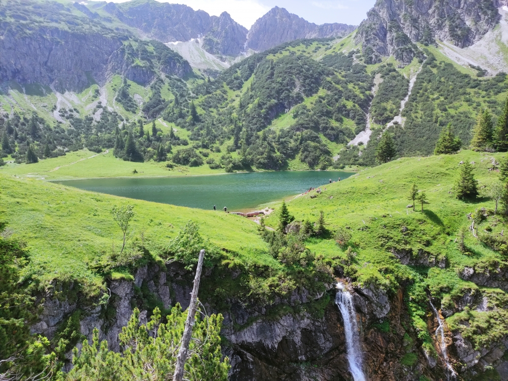Wanderung Rubihorn: Wanderung Rubihorn: Gaisalpsee mit Wasserfall (Unterer Gaisalpsee)
