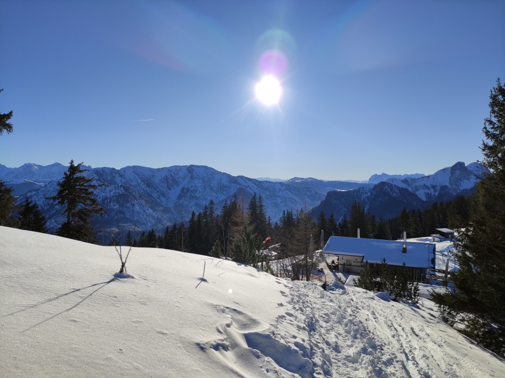 Rodeln Unternberg: Nur wenige Meter trennen Gipfel und Bergstation