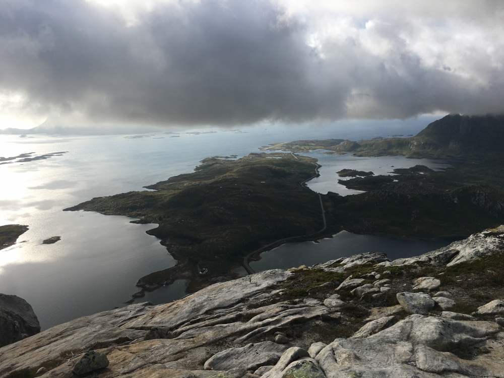 Wanderung Vatterfjordtinden: Wanderung Vatterfjordtinden: Aussicht nach Süden (Vatterfjordtinden)
