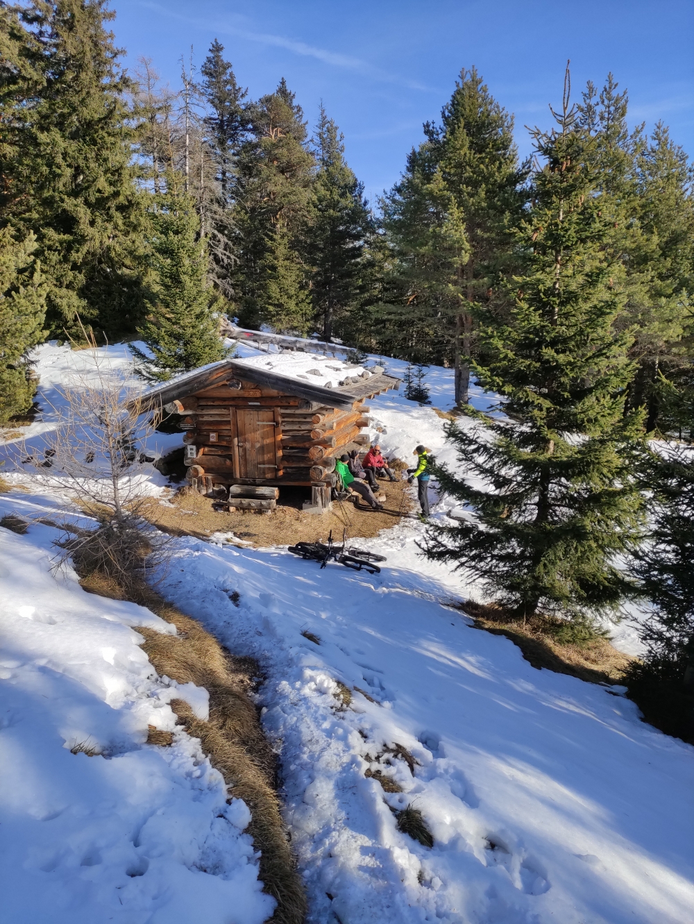 Wanderung Voldöpper Spitze (Überschreitung): An der Blockhütte vorbei