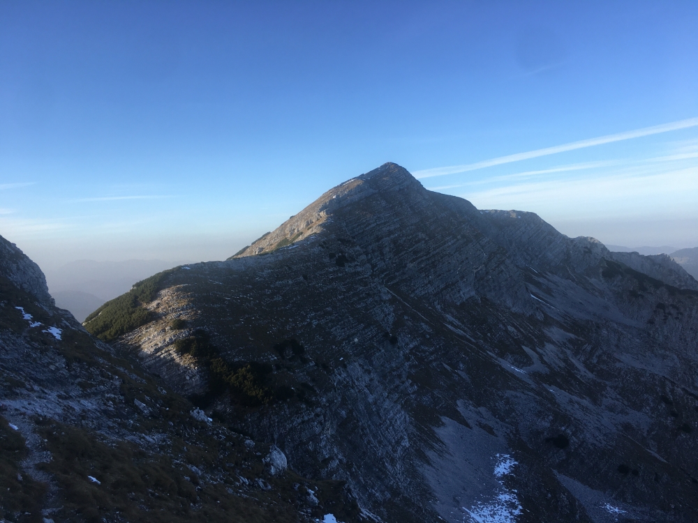 Wanderung Vorderunnütz: Nicht ausgesetzt geht es am Grat entlang und dann östlich um den Vorderunnütz