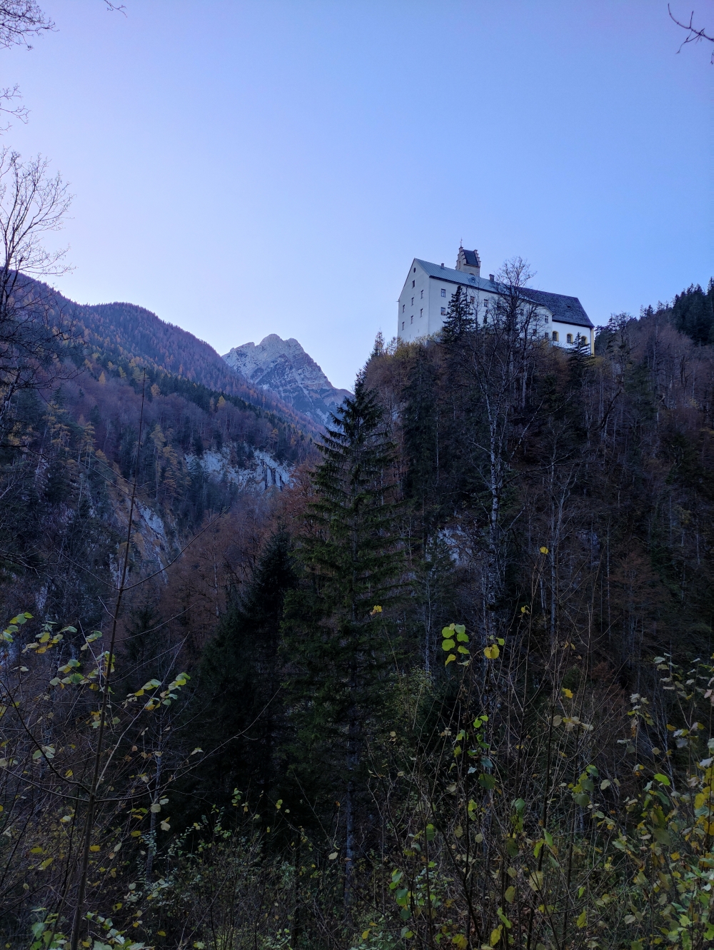 Wanderung Wolfsklamm: Wanderung Wolfsklamm: Wallfahrtseinkehr und Wallfahrtskirche (Wallfahrtseinkehr St. Georgenberg)