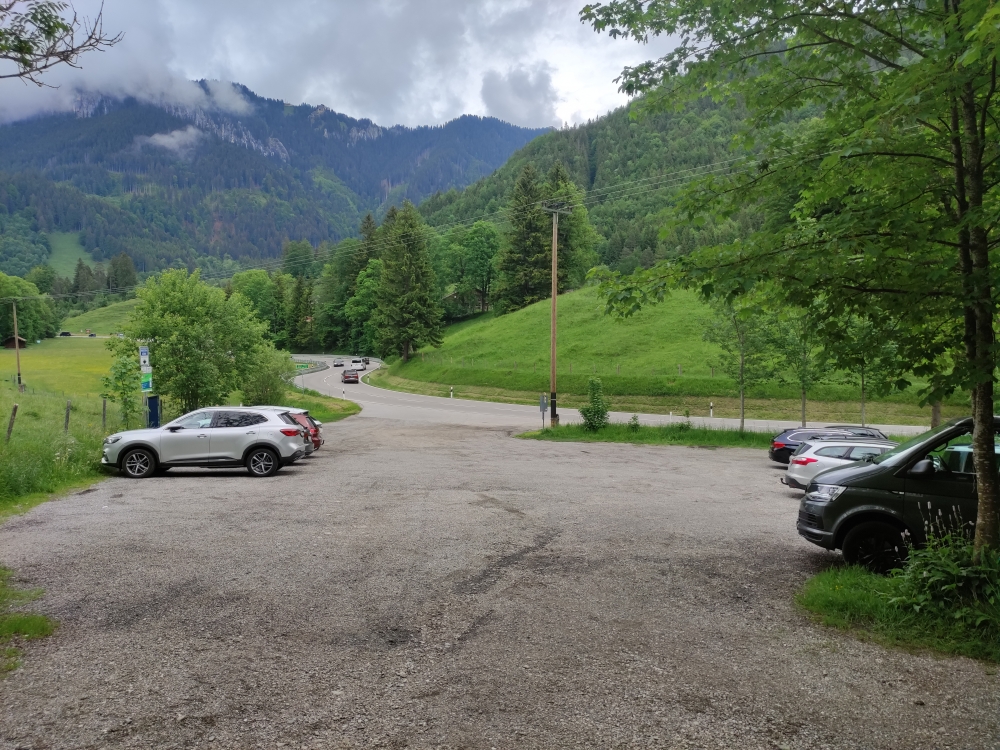 Wanderung Ochsensitz: Wanderung Ochsensitz: Wanderparkplatz direkt am Ettaler Sattel
