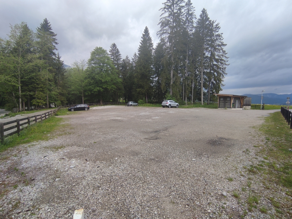 Wanderung Seekarspitze und Seebergspitze : Wanderung Seekarspitze und Seebergspitze : Parkplatz an der Seewinklstraße