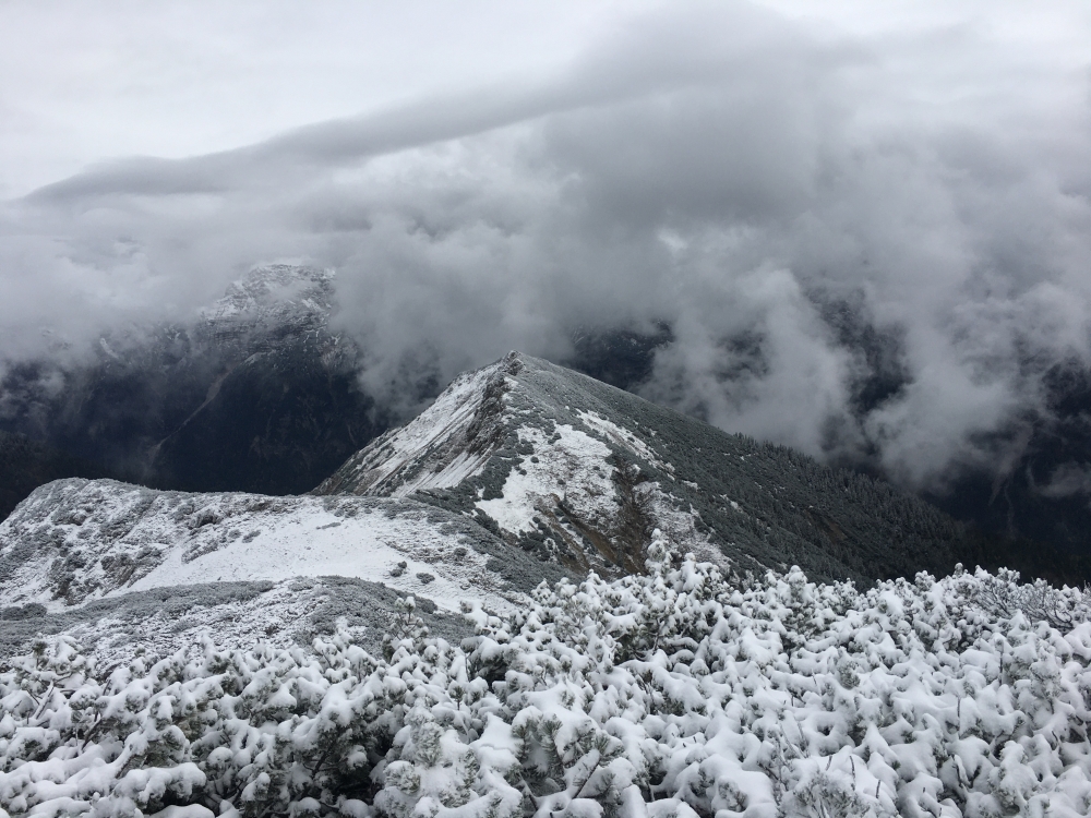 Wanderung Hochplatte über Weitalpspitz: Wanderung Hochplatte über Weitalpspitz: Blick vom Hochplatten-Anstieg zur Weitalpspitz