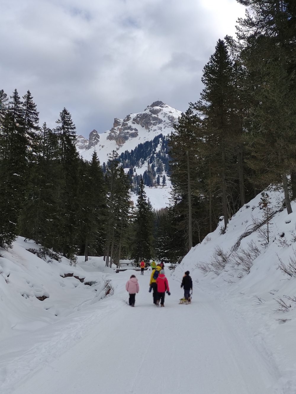 Wanderung Zendleser Kofel: Aufstieg mit Blick auf den Zendleser Kofel