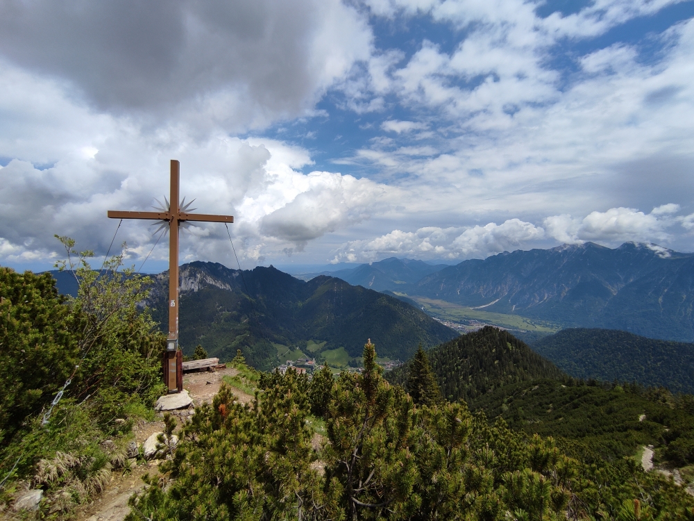 Wanderung Notkarspitze von Ettal: Wanderung Notkarspitze von Ettal: Gipfelkreuz (Ziegelspitz)