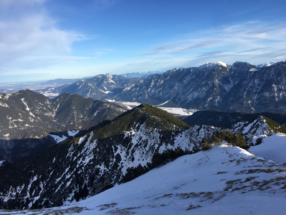 Wanderung Notkarspitze von Ettal: Wanderung Notkarspitze von Ettal: Blick von der Notkarspitze auf die Ziegelspitz